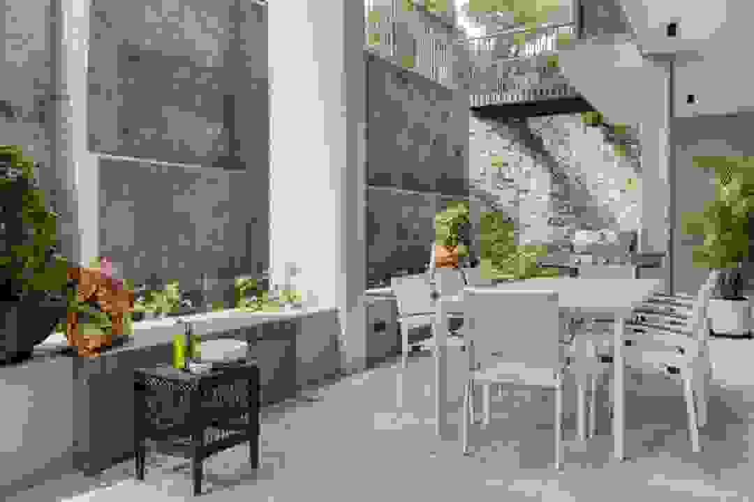 6792e878-8ae7-4d-VQjRi