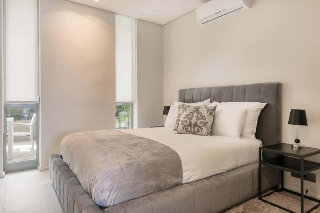 842ff1f1-f3b0-48-EnrJb