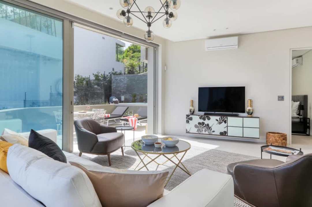 dbf9876c-eded-40-hk76z