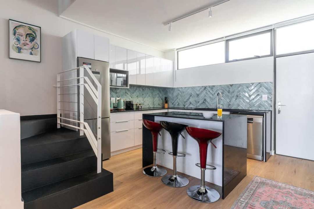 18b67306-ce9a-47-BfvJC