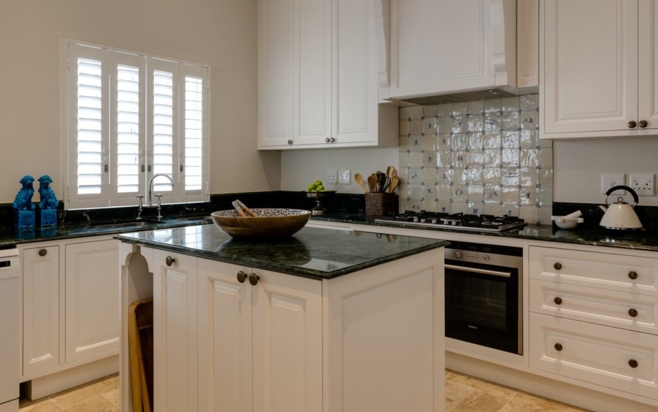 luxury-cape-town-camps-bay-villa-Kitchen