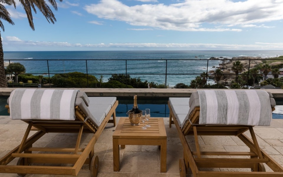 luxury-cape-town-camps-bay-villa-Pavillion-Pool-4