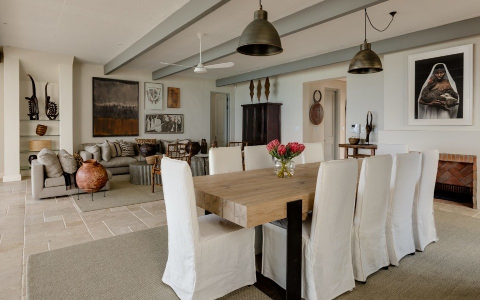 luxury-cape-town-camps-bay-villa-Pavillion-dining-area
