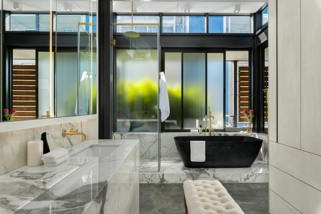 VAWaterfrontAccommodation-601Dovenby12of27