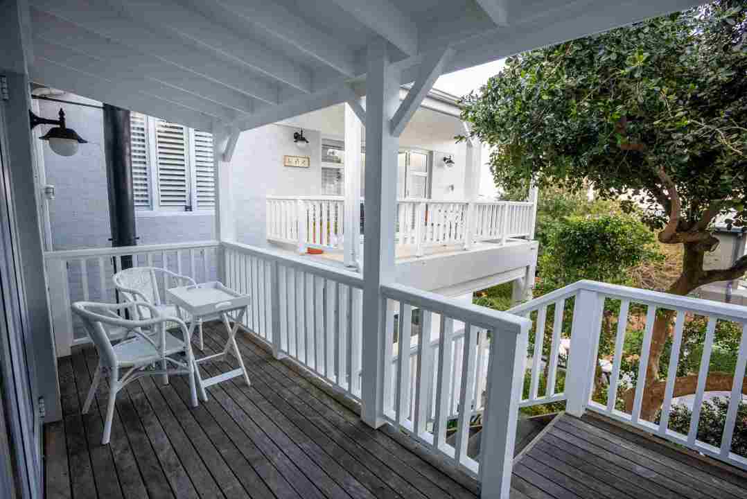 Scarborough-AirBnb-115-scaled_15_11zon