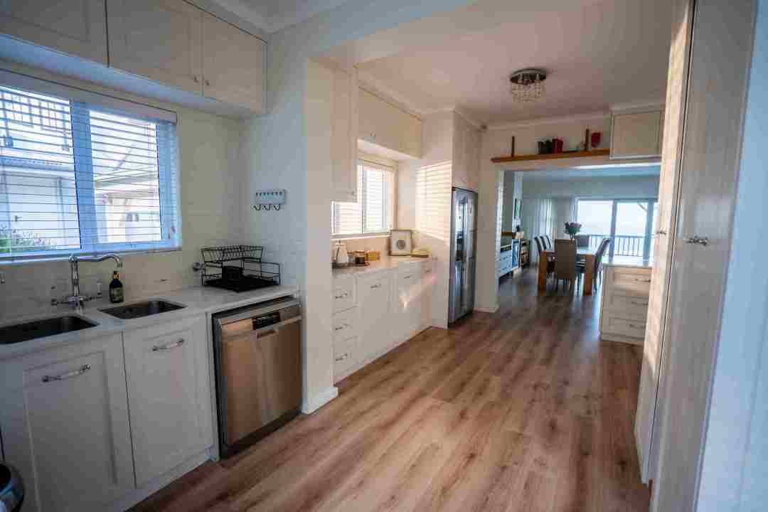 Scarborough-AirBnb-13-scaled_8_11zon