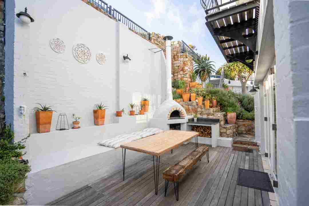 Scarborough-AirBnb-26-scaled_9_11zon