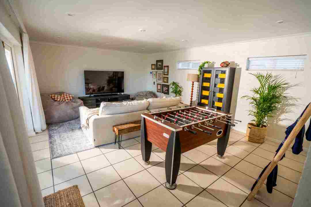 Scarborough-AirBnb-74-scaled_10_11zon