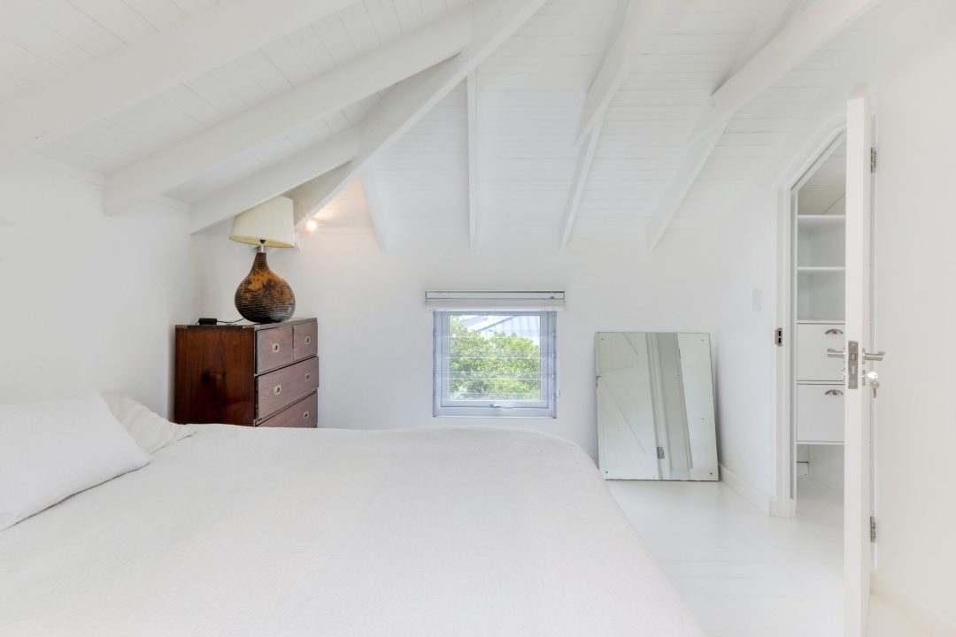 Flatlet_bedroom-scaled