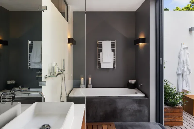 2nd_private_bathroom_with_basin_shower_and_bath_view10735db