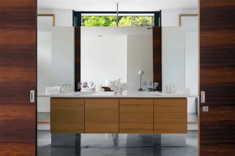 main_bedroom_bathroom_basin__mirror3fd445d