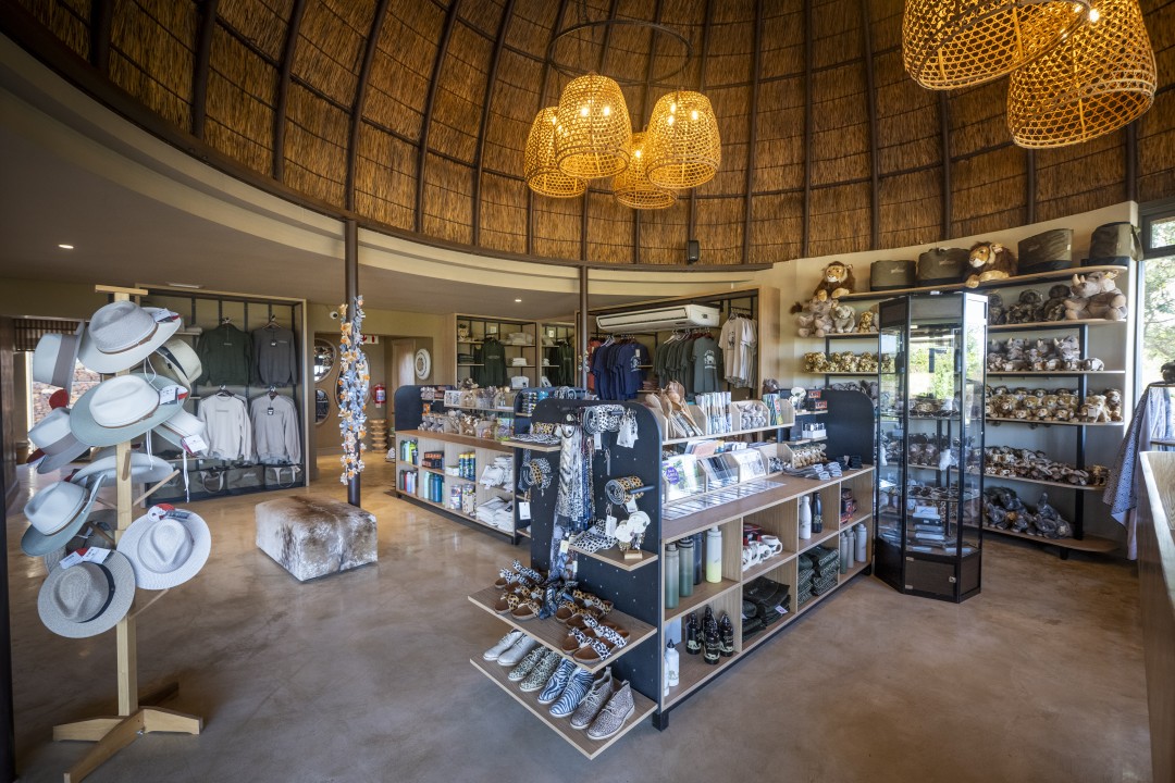 Kwena-Lodge-Curio-2
