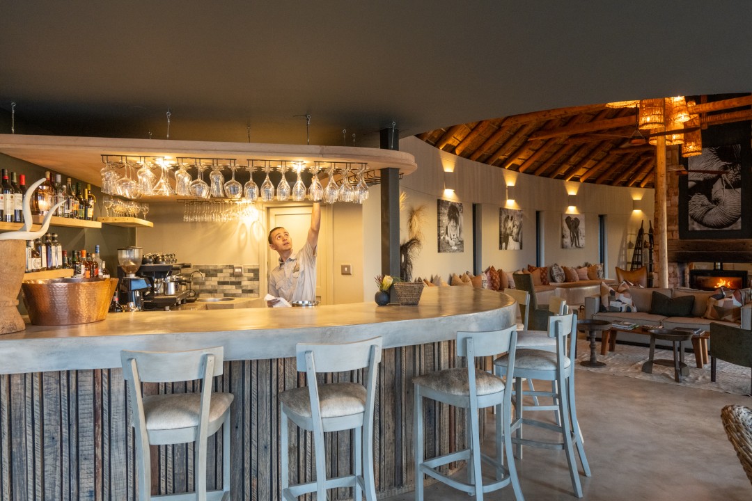 Lehele-Lodge-Bar_DSC_4408