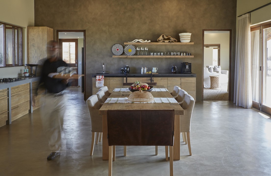 Ulubisi-House-Dining-Area_03