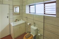 20250910_101351_12_L4SC_Bathroom_2_thumb