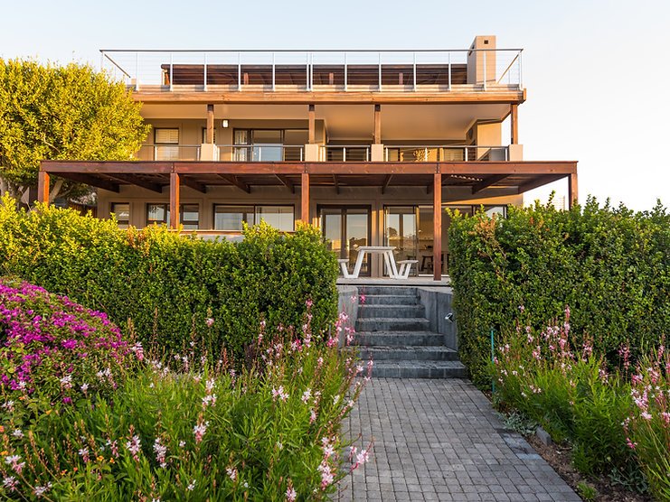 4b9fc8_0257cde9e84f4ef0af77264f1ee72638mv2