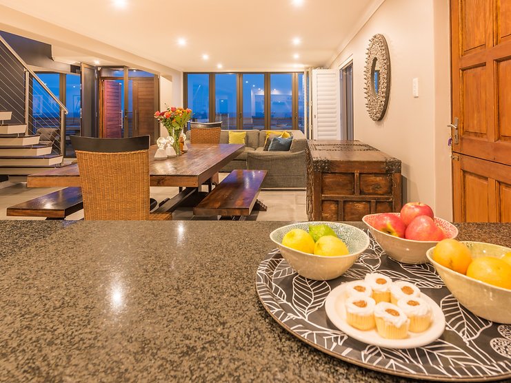 4b9fc8_65ba7ccf1ced4340aadc7c94937bf7e9mv2