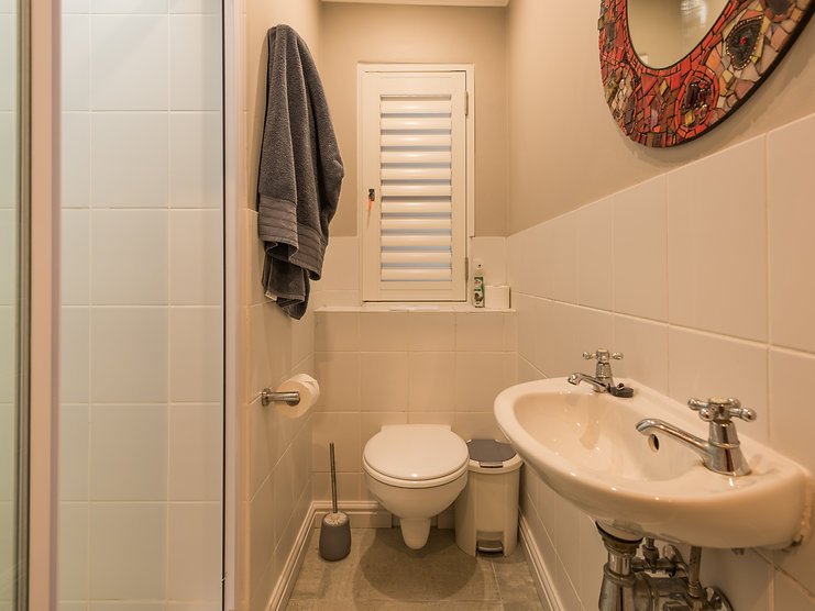 4b9fc8_955f882d9b3a44a5afd8a8e1d69cc379mv2