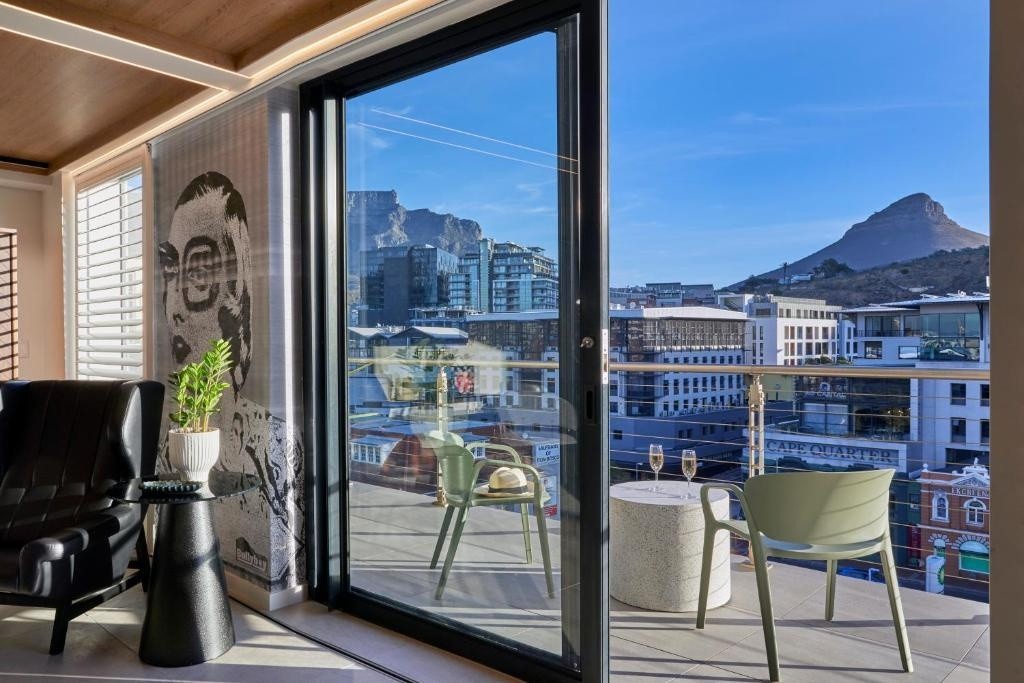 a02c5f50-64c9-404b-bf9e-60d6c59fa843