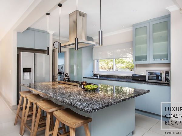 4b9fc8_0821ce1b1c174f7abc11d541f42c1304mv2