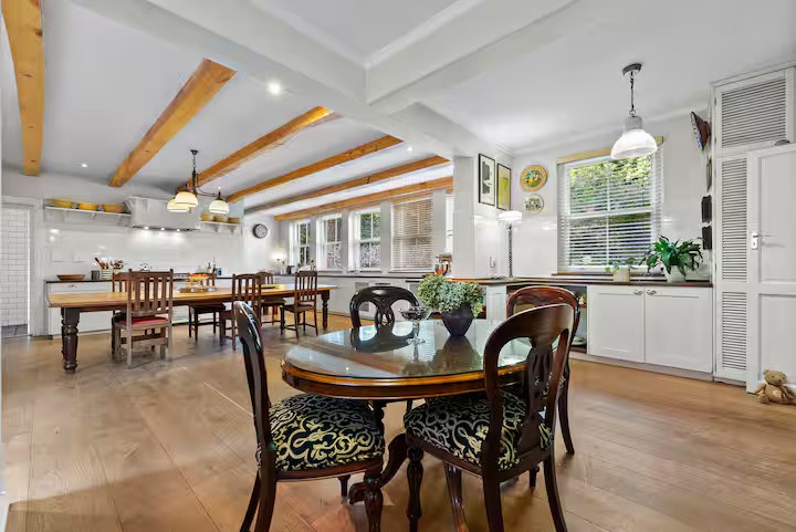 03b2a35b-0772-4338-8b12-9de1debe0e57