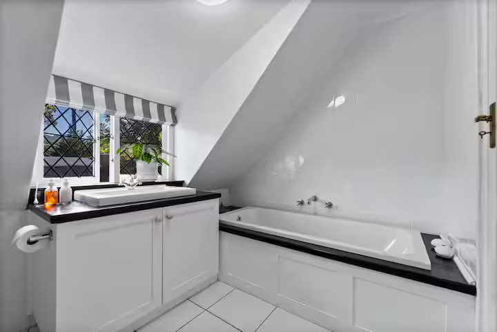 94bac84c-de5b-4a6a-a70f-51f82b59e640