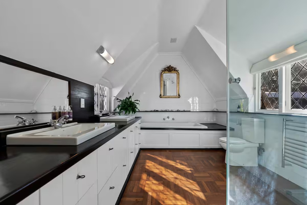 a263f8fc-a228-43f1-8a54-2d4d718b76f9