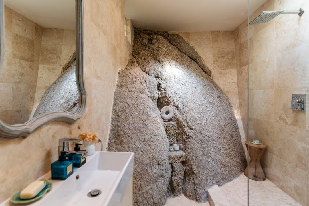 cb491aa4-2fca-4b39-81c5-7960de85e764